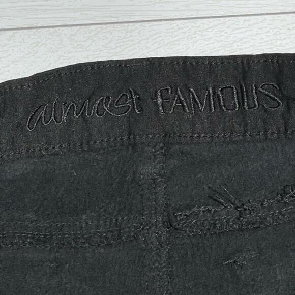 Almost Famous Ink Black Skinny Leg Mid Rise Jeans Juniors Size 13 - Picture 7 of 11